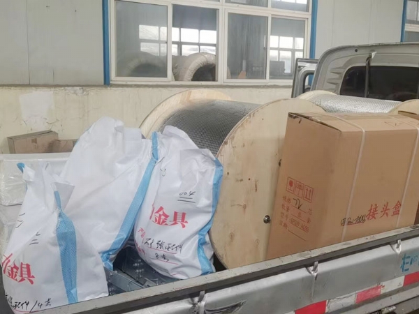 多线路光缆及附件发货